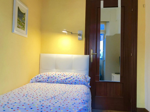 Charming single bedroom in a 5-bedroom apartment - Gallery - 20