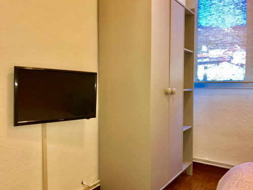 Charming single bedroom in a 5-bedroom apartment - Gallery - 22