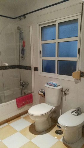 Triple bedroom in a 4-bedroom flat, in residential Sevilla Este - Carretera de Málaga - Gallery - 8