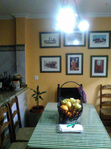 Triple bedroom in a 4-bedroom flat, in residential Sevilla Este - Carretera de Málaga - Gallery - 7