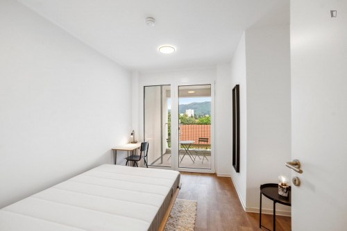 Friendly single bedroom in Lend area