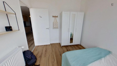 Inviting double bedroom near the Bois Colombes train station