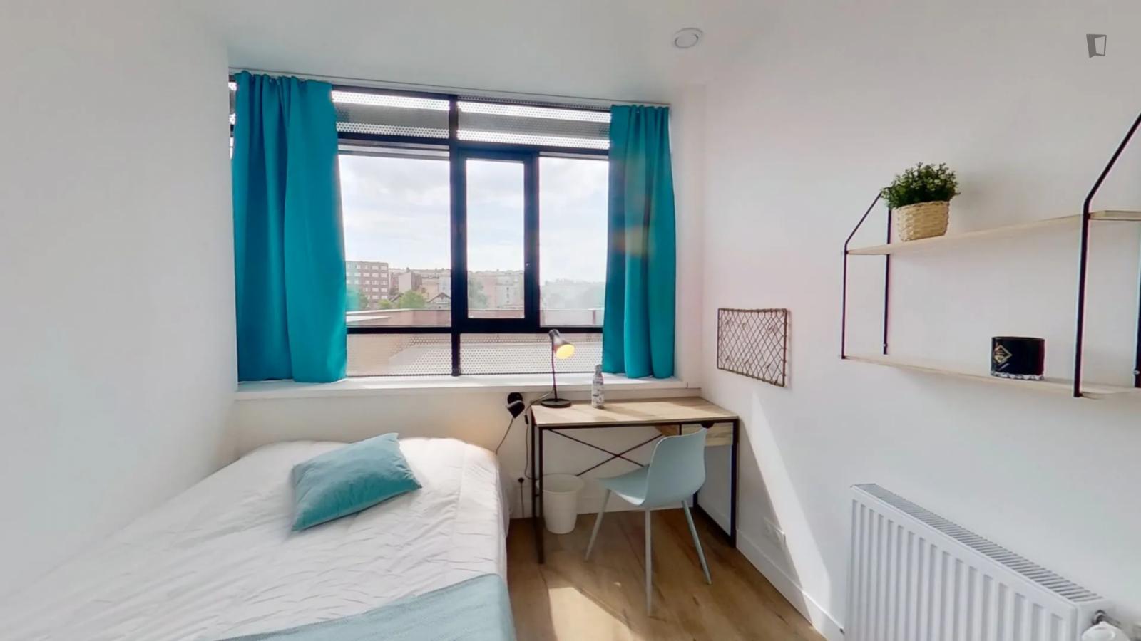 Inviting Double Bedroom Near The Bois Colombes Train Station - 1