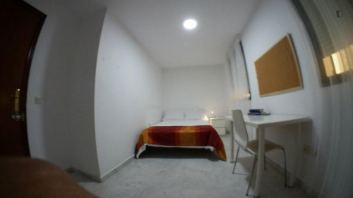 Double bedroom in 5-bedroom apartment for tenants until 27 years old