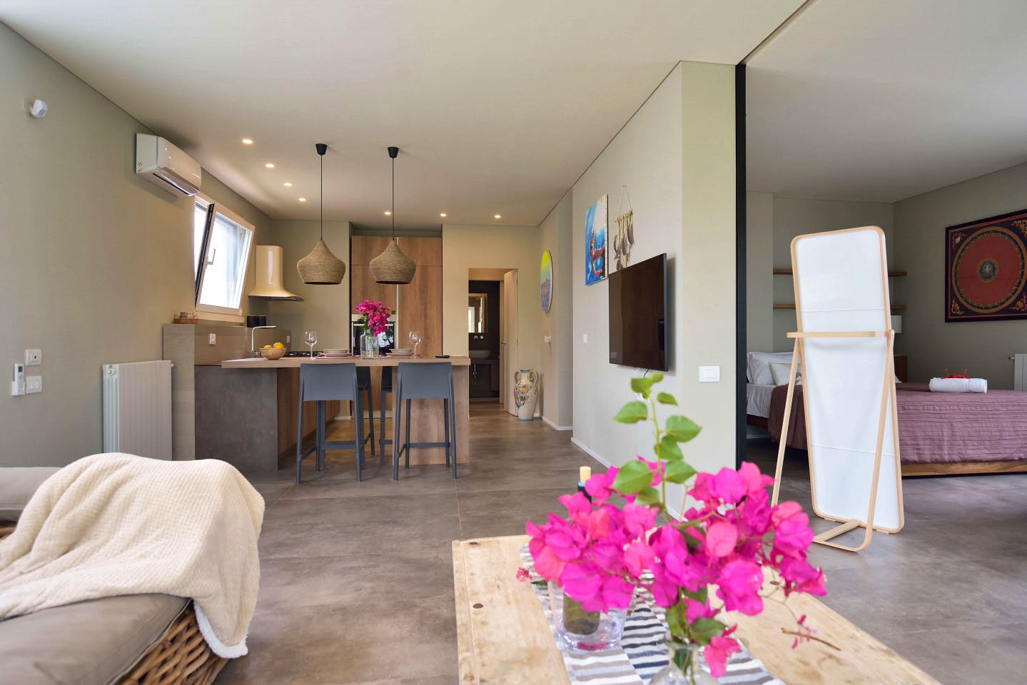  Villa Room  -  Vibrant Stunning House w/ Yoga Sessions + Terrace + Ocean Views  - Gallery -  6