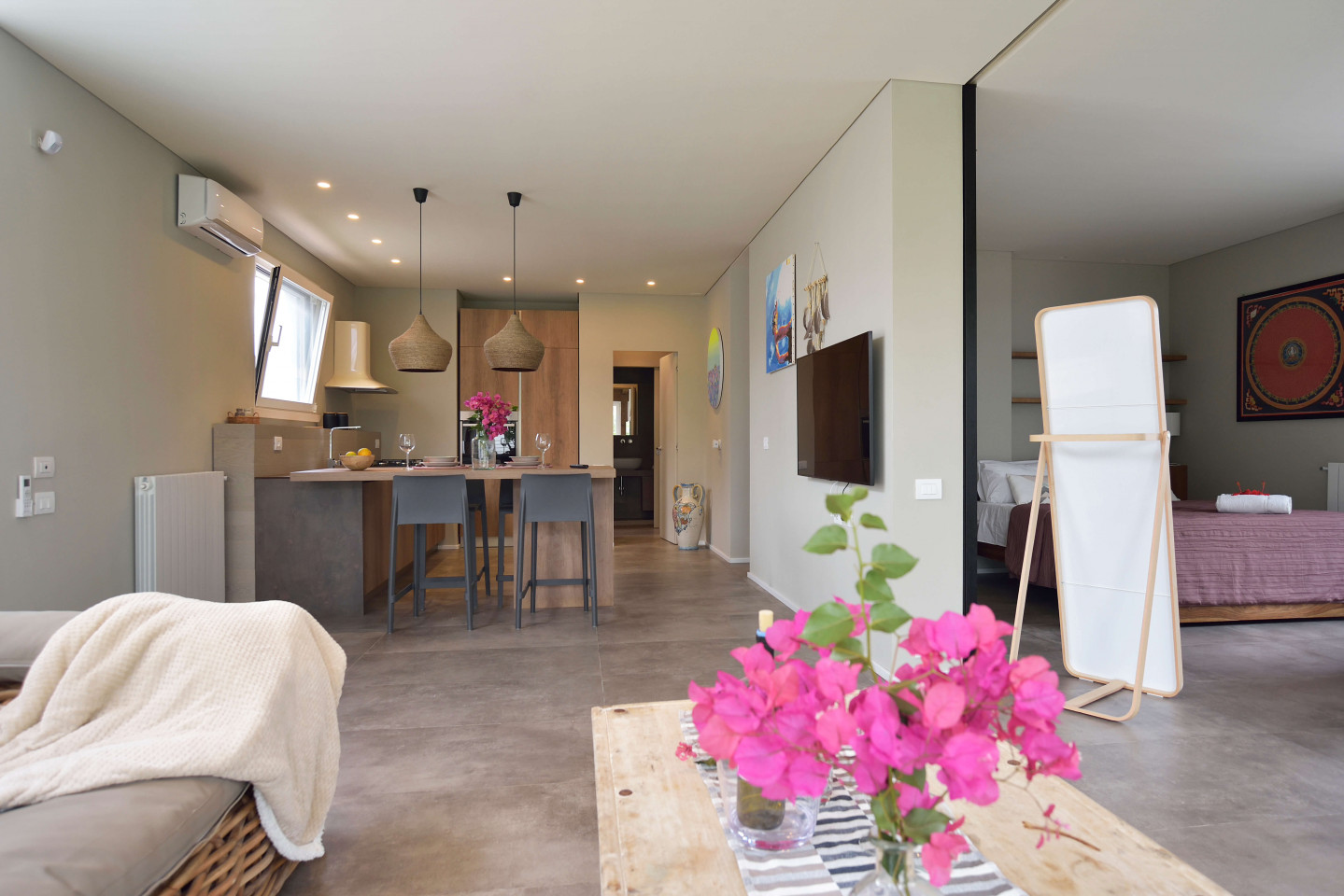  Villa Room  -  Vibrant Stunning House w/ Yoga Sessions + Terrace + Ocean Views  - Gallery -  10