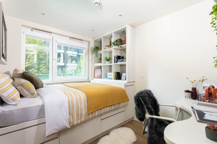  Extra Large Standard Double En-Suite  -  Drapery Place  - Gallery -  2