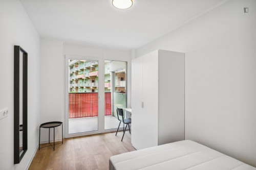 Cute single bedroom in a 2-bedroom flat in Lend
