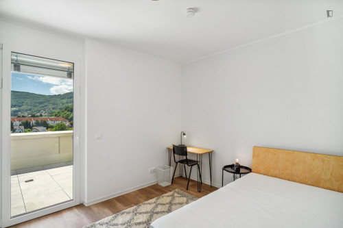 Bright single bedroom in well-linked Algersdorf