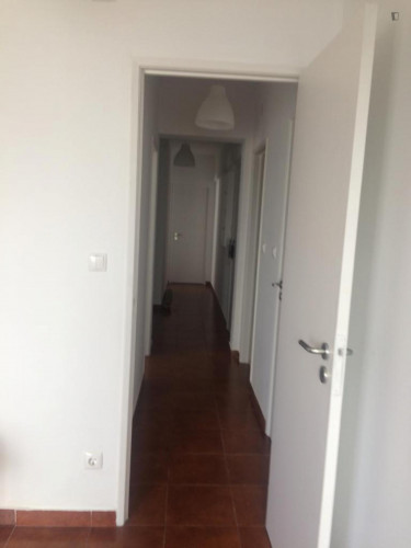 Comfy double bedroom in Odivelas