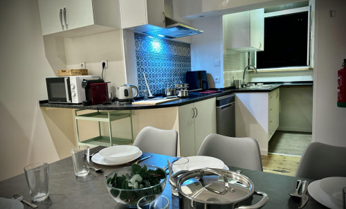 Lovely single bedroom with a private bathroom - Gallery - 10
