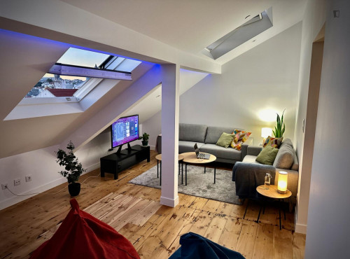 Lovely single bedroom with a private bathroom - Gallery - 8