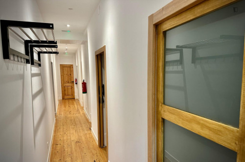 Lovely single bedroom with a private bathroom - Gallery - 13