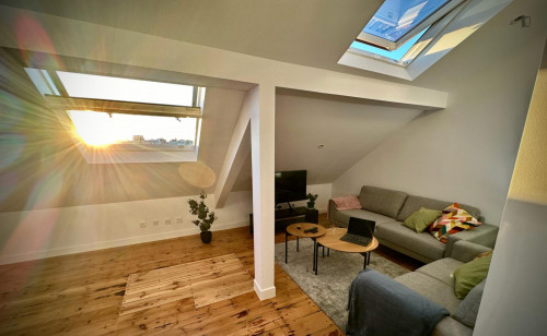 Lovely single bedroom with a private bathroom - Gallery - 5