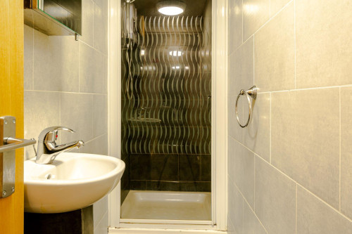 rentinc-stanmore-place-ls4-2rr-leeds-12159549820250218122103AM