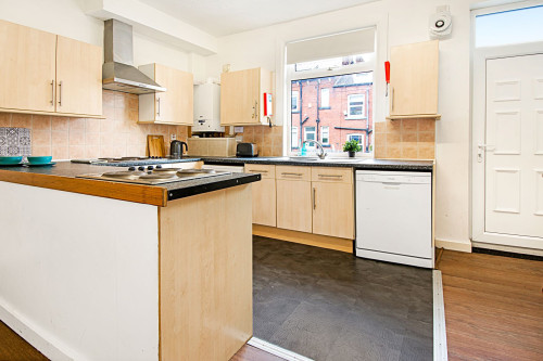 rentinc-stanmore-place-ls4-2rr-leeds-201485782420261015015552AM