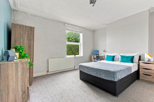 rentinc-stanmore-place-ls4-2rr-leeds-81228534420260806122609PM