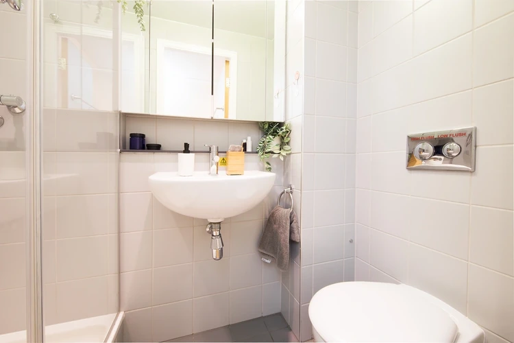  Extra Large High Double En-Suite: Three Bedroom Flat  -  Bridgewater Heights  - Gallery -  3