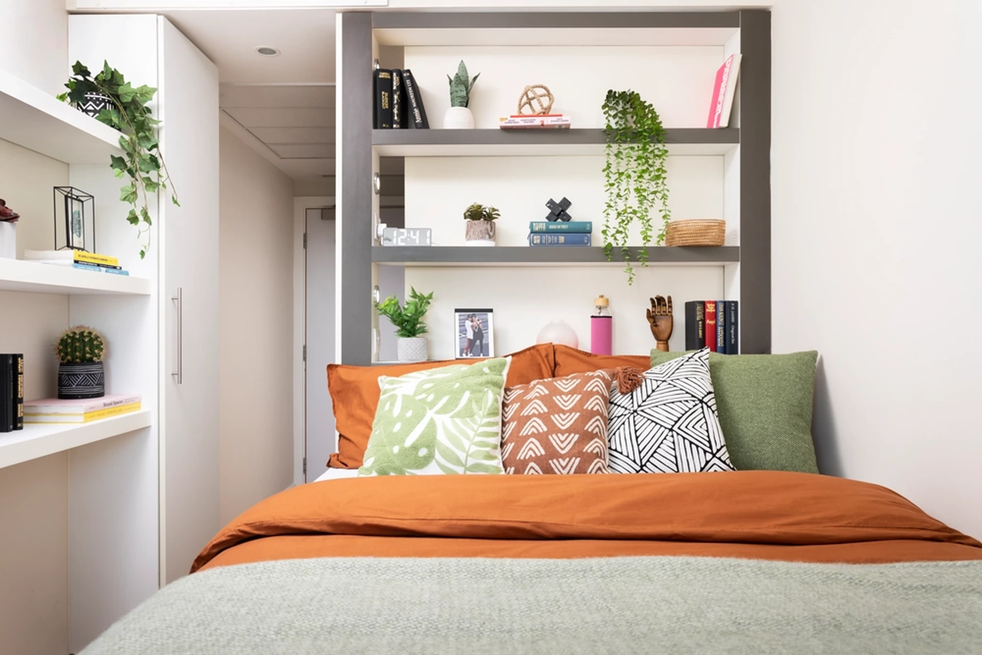  Extra Large Standard Double En-Suite: Two Bedroom Flat  -  Bridgewater Heights  - Gallery -  2