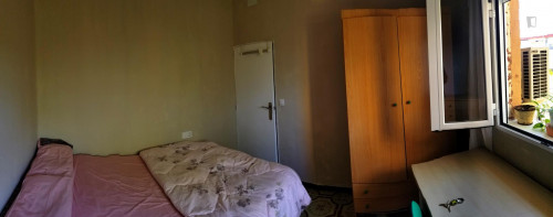 Single bedroom in a 3-bedroom flat in Seville - 1 de Mayo