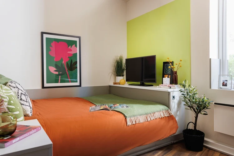  Double Wheelchair Accessible Studio  -  Quay Point Studios  - Gallery -  1