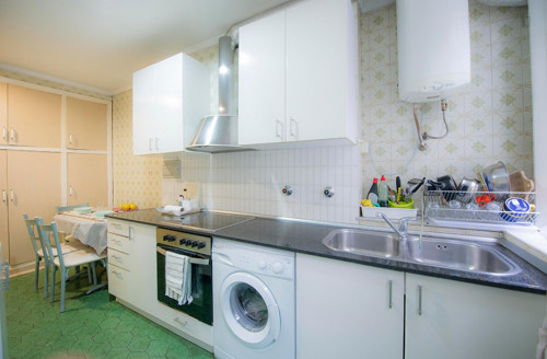 Really neat double bedroom in a 5-bedroom flat, near the Casco Viejo metro - Gallery - 4