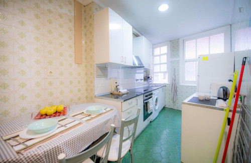 Really neat double bedroom in a 5-bedroom flat, near the Casco Viejo metro - Gallery - 5