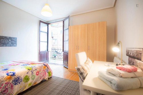 Really neat double bedroom in a 5-bedroom flat, near the Casco Viejo metro - Gallery - 19