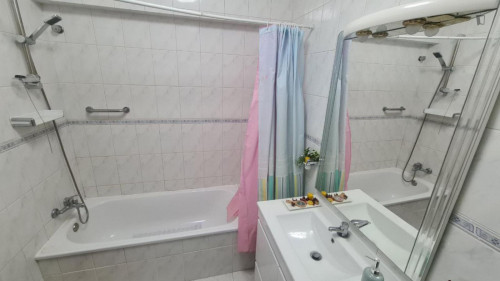 Vintage Single Bedroom close to NOVA School of Science and Technology (FCT NOVA)