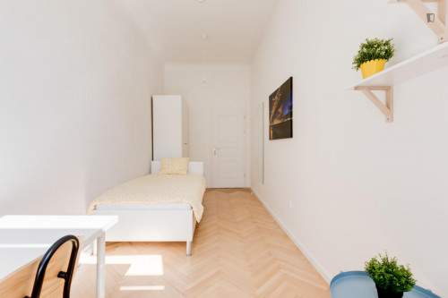 Cute single bedroom near Smíchov Lock