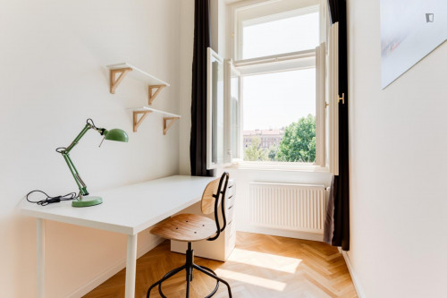 Charming double bedroom near the Legion Bridge