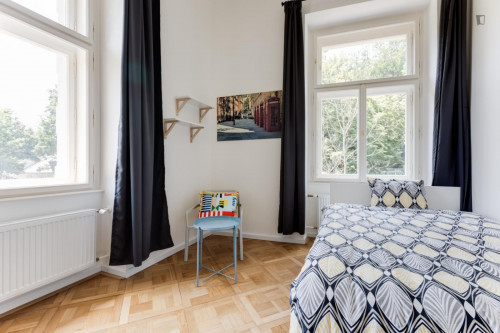 Decent single bedroom just steps away from Fontána Propadliště času