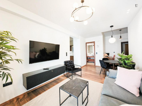 Ako25 - Bright and Beautiful by Acropolis with balcony