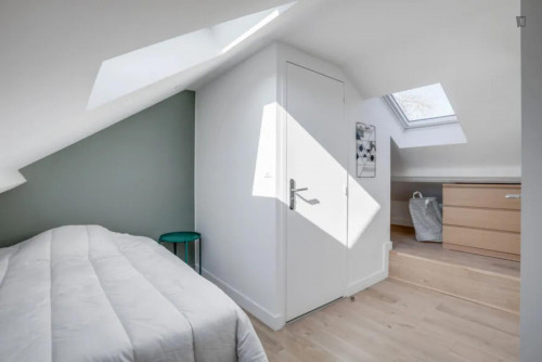 Cute double ensuite bedroom not far from Lille Catholic University
