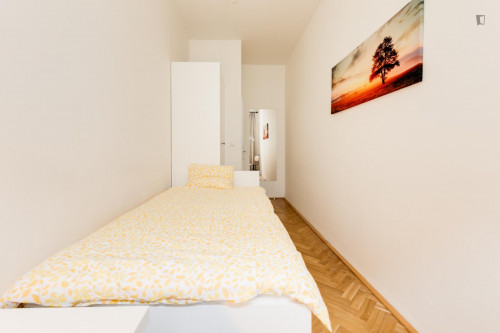 Beautiful single bedroom near the Hlavní nádraží metro