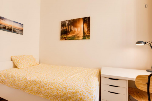 Tasteful single bedroom near the Prague Main Station