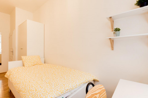 Alluring double bedroom near the Prague Main Station
