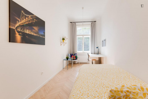 Tasteful single bedroom in the Malá Strana area