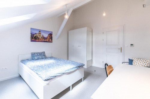 Cushy single bedroom in the Malá Strana area