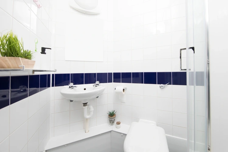  Extra Large Standard Double En-Suite  -  Sir Charles Groves Hall  - Gallery -  3