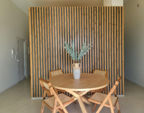 Modern 1 Bedroom Apartment close to  Praia da Baleia