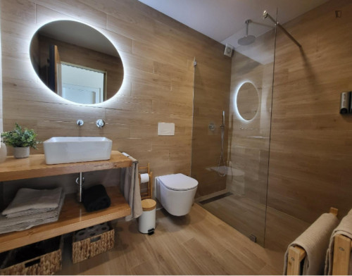 Modern 1 Bedroom Apartment close to  Praia da Baleia - Gallery - 10