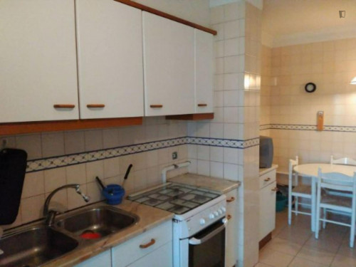 Beautiful 3-bedroom flat close to Quinta das Conchas metro station