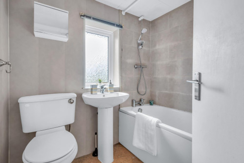 rentinc-stanmore-grove-ls4-2rj-leeds-149244532520241031121534AM
