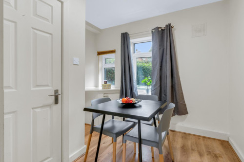 rentinc-talbot-view-ls4-2rq-leeds-35957280520251031123331AM