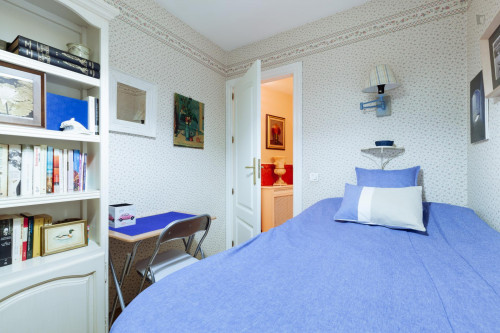 Snugg single bedroom near Universidad de Granada - Campus Fuentenueva, full board: breakfast, meal and dinner.  - Gallery -  5