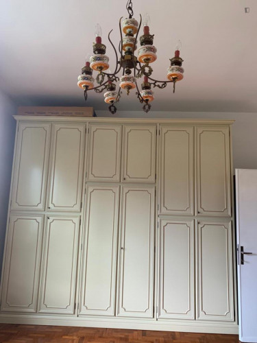 Comfy Single Bedroom well connected to the city center