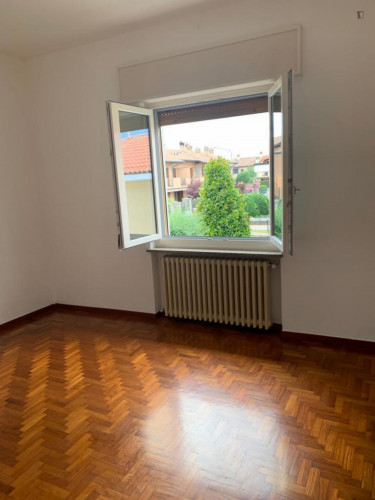 Comfy Single Bedroom well connected to the city center
