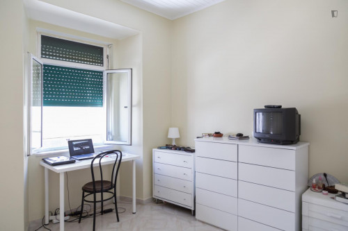 First-class double bedroom close to Arroios metro station