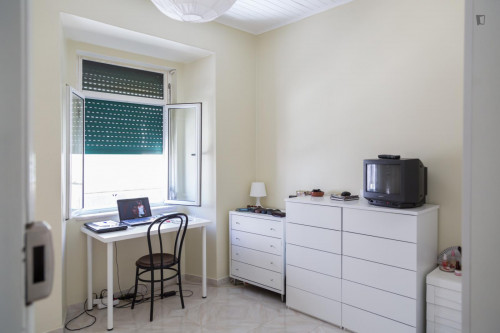 First-class double bedroom close to Arroios metro station